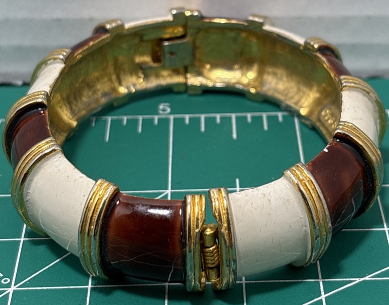 Original By Robert Brown 08940 Cream Brown Enamel Hinged Bracelet 6.50” gallery