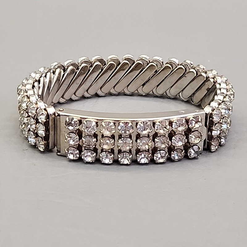 Vintage Expandable Clear Rhinestone Bracelet Hidden Compartment 6 1/8" Stretch gallery