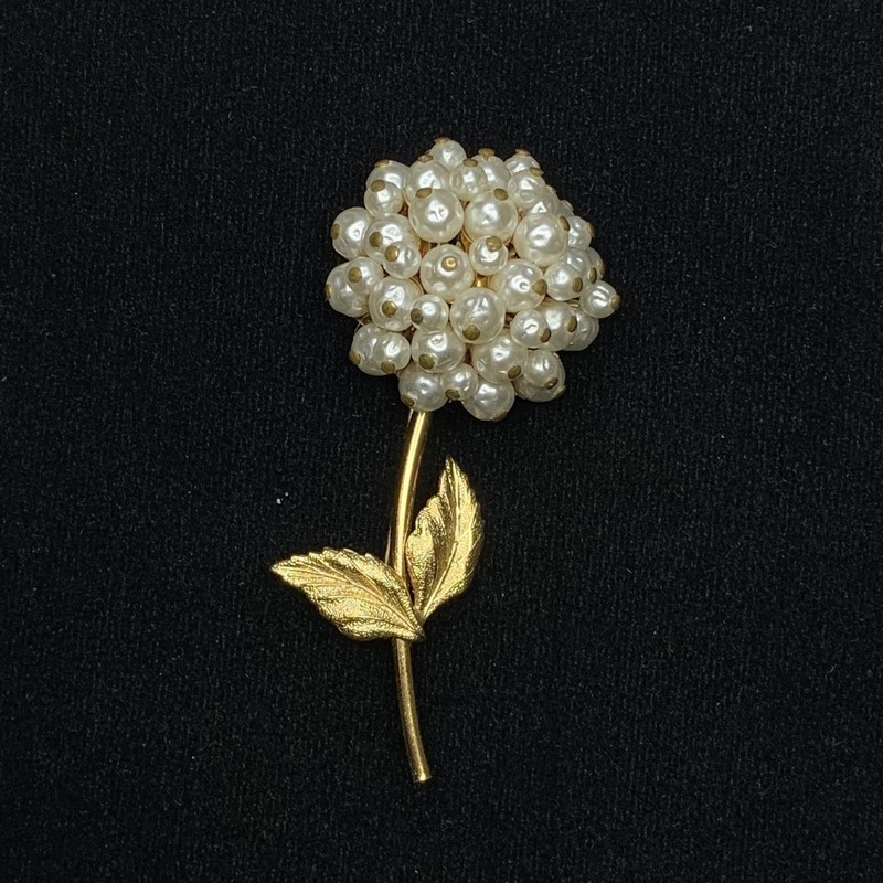 Vintage Faux Pearl Cluster Gold Tone Flower Brooch Pin