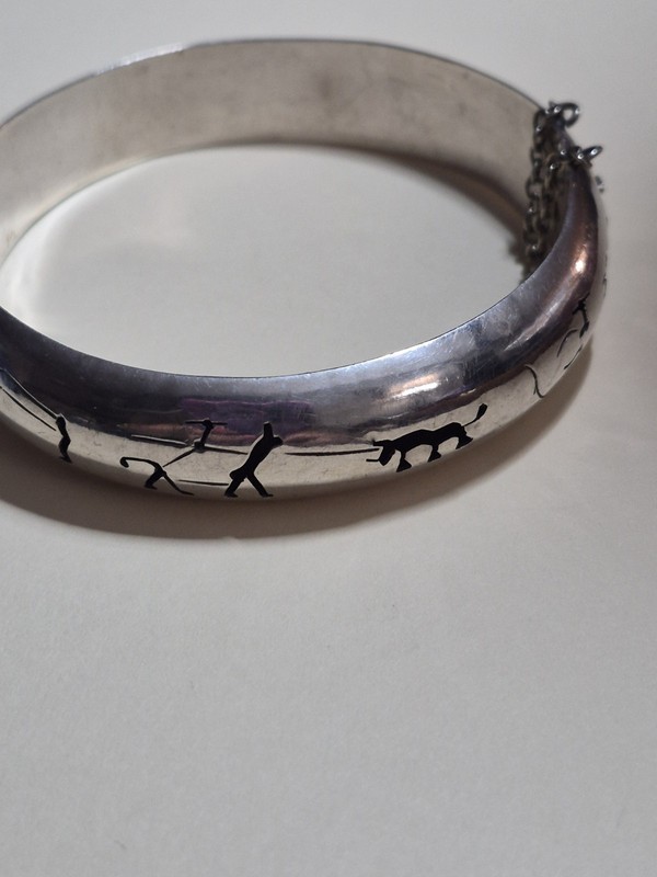 Vintage Taxco Mexico Sterling Silver Bullfight Shadowbox Hinged Bangle 15.8g PAC gallery