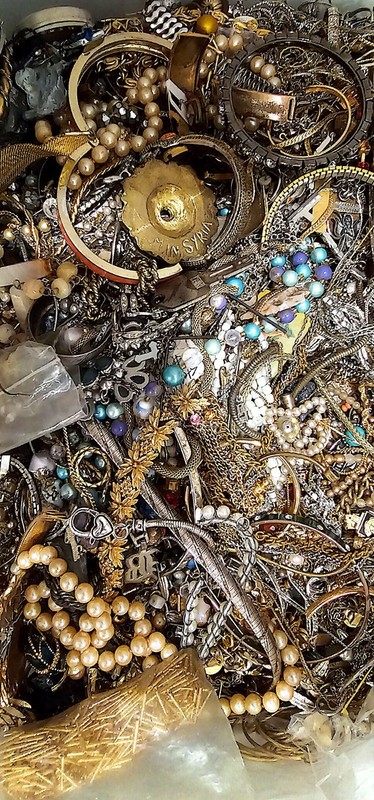 Jewelry Lot Good Wear Resell Brooch Art Estate Vintage Modern 5 Pc NO Junk - BUY gallery