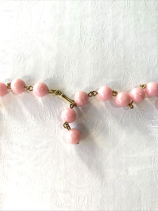 1960'S KRAMER PINK THERMOSET TULIP BEAD 16" CHOKER NECKLACE & Clip On Earrings gallery