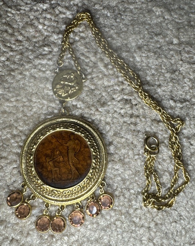 Vintage 1960s Signed GOLDETTE Intaglio Cupid Venus Glass Dangle Revival Necklace