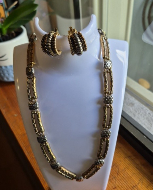 Vintage Articulated Choker Necklace & Clip-on Earrings Set solid 3-TONE METAL