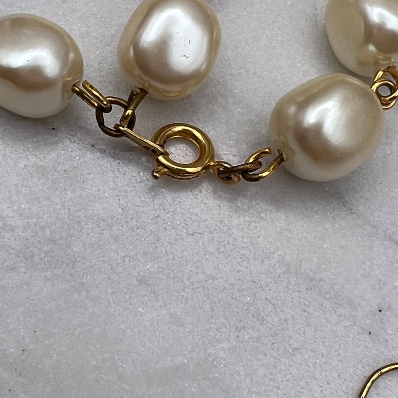 Vintage Faux Pearl Black Glass Long Necklace Earring Set Gold Tone 32 In Opera gallery