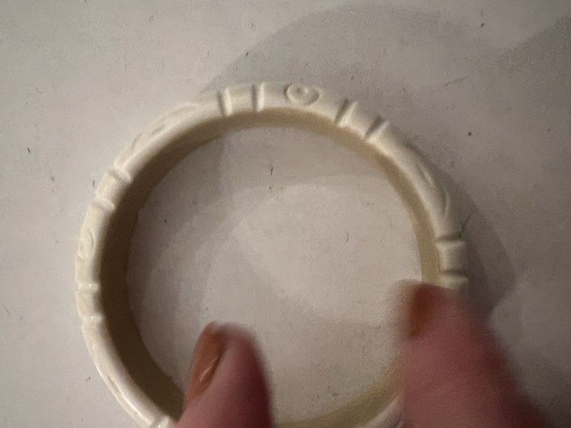 Vintage Style Resin Bangle Elegant Cream/Beige Carved Bracelet Jewelry gallery