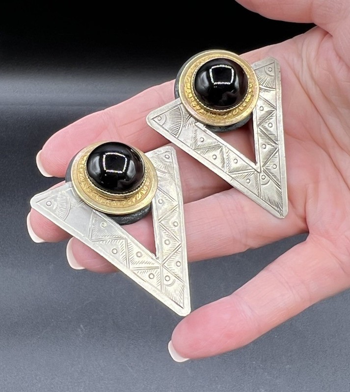 Vintage 1980s Geometric, Black Glass, Silver, Gold Tone Clip On Earrings gallery