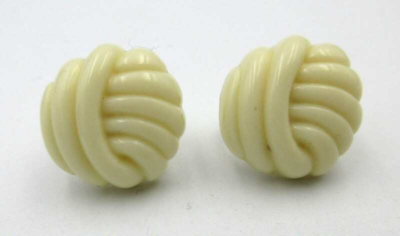 VTG ? SIGNED AVON off white gold tone metal Clip On stud pair geometric Earrings