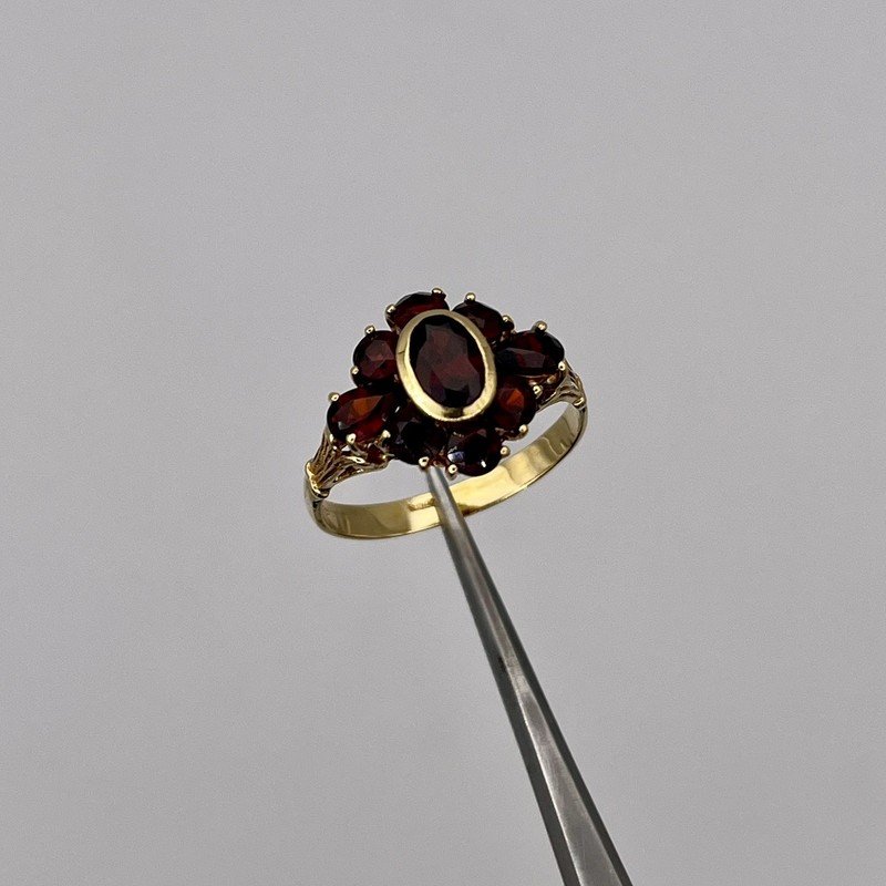 Vintage 18K Yellow Gold Oval Pear & Round Mozambique Garnet Cluster Ring Size 6 gallery