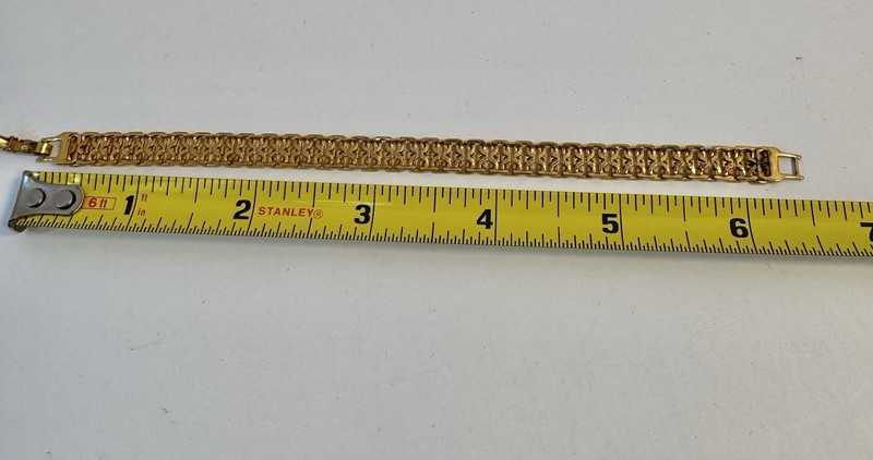 Napier Bracelet Herringbone Chain Gold Tone Fold Over Snap Clasp 7" gallery