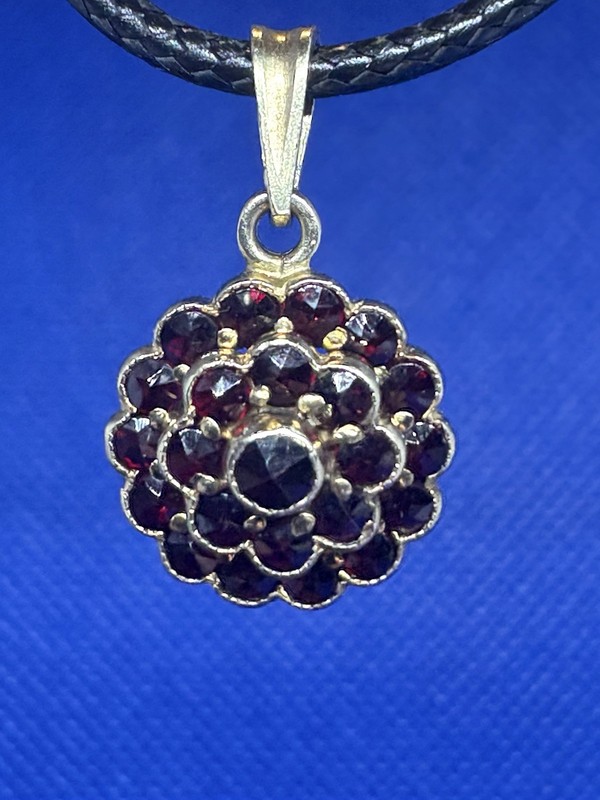 K49 Antique 22×13 mm 900 Silver Pendant Red Garnet 2.21 g BOHO Bohemian Gold