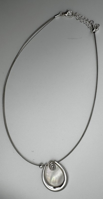 Vintage Modernist Mother of Pearl Pendant Necklace – 4-Strand Cable Wire – 17.5" gallery