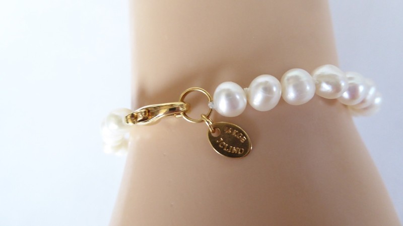 14K GE JCLIND White Pearl Bracelet 8" long Womens 6mm Pearls Very Good Condition gallery
