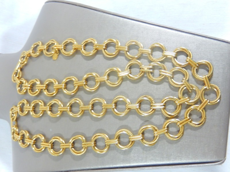 VINTAGE MONET CHUNKY CABLE CIRCLE LINK GOLD TONE 36" STATEMENT NECKLACE gallery