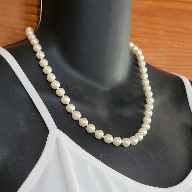 Single Strand Faux Pearl Necklace Satin White 18″ Long Elegant Classic wh01-037
