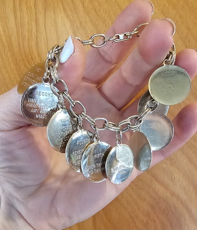 Vintage 10 Commandments Charm Bracelet Religious Biblical Gold Tone Chain Link