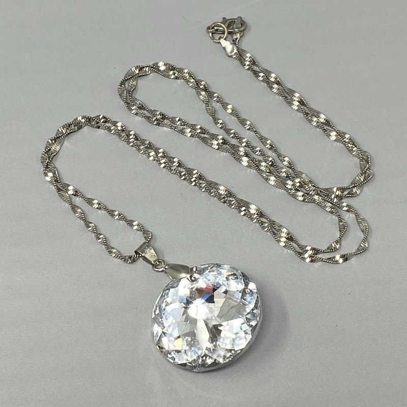 Crystal Pendant Necklace Large Round Faceted Rivoli Silver Tone Twist Chain Long