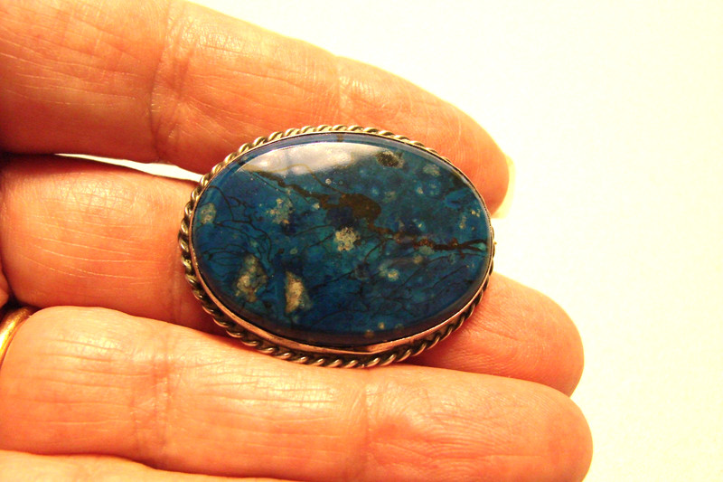 BEAUTIFUL VINTAGE BLUE LAPIS LAZULI STONE SILVER BROOCH gallery