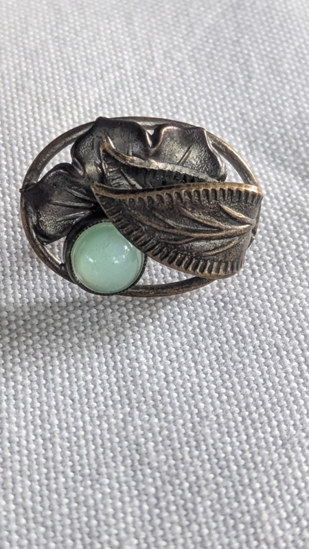 Vintage Czech Art Nouveau Ornate Green Stone Fine Details Screwback Earrings gallery