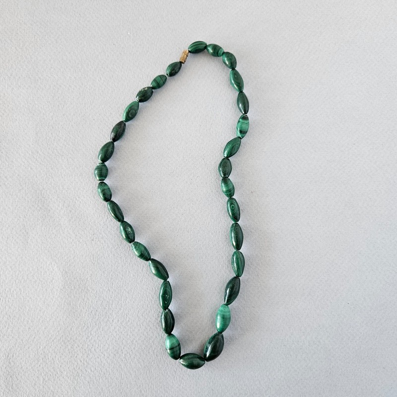 Vintage Green Malachite Oval Polished Knotted Beads Strand Necklace