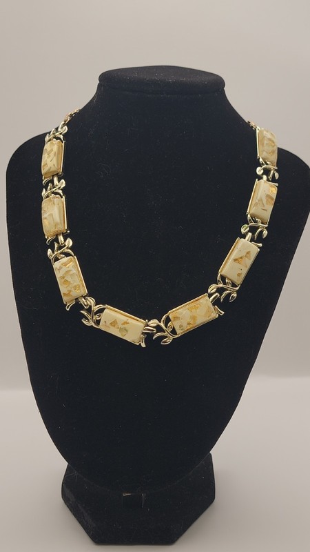 Vintage Thermoset Lucite Coro Off White Confetti Necklace Gold tone