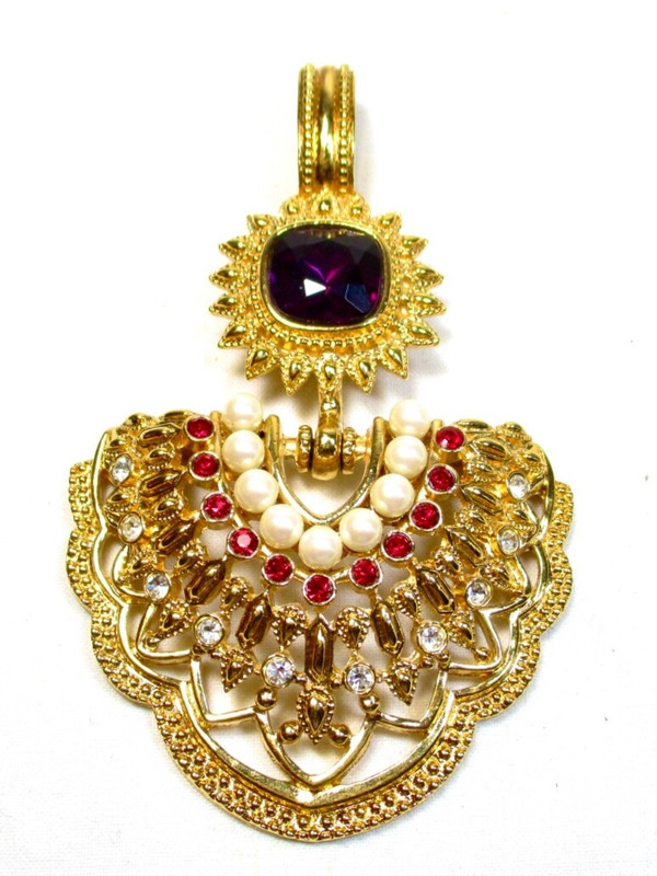 Elizabeth Taylor Shaill Jhaveri Pendant Imperial Elegance Mogul