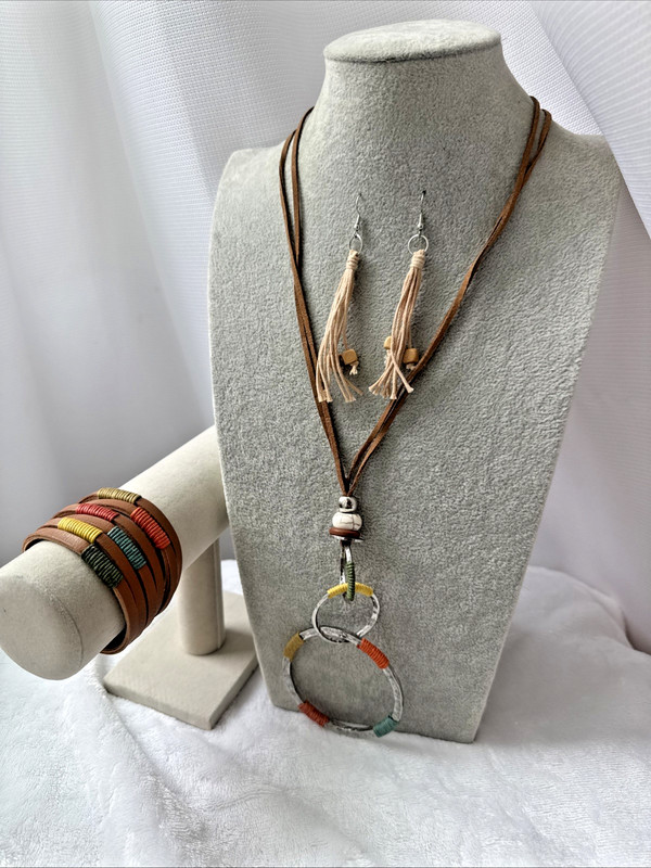 Southwest 90s hippie boho hammered metal unique jewelry faux leather 3 pc lot
