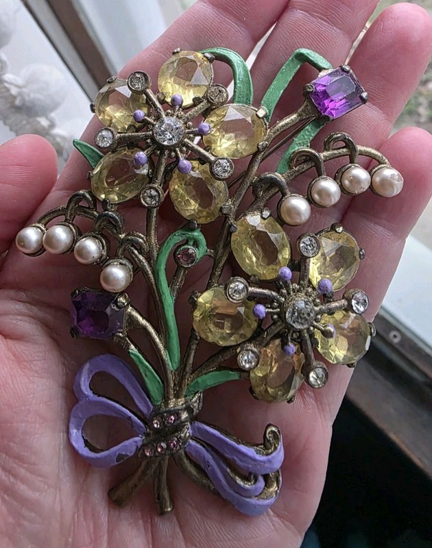 Stunning Art Deco Era Vintage Large pot metal floral brooch gallery