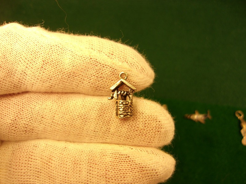 #5 of 140, STERLING SILVER CHARM - SOLID THICK LITTLE "WATER WELL" BUCKET+CRANK gallery