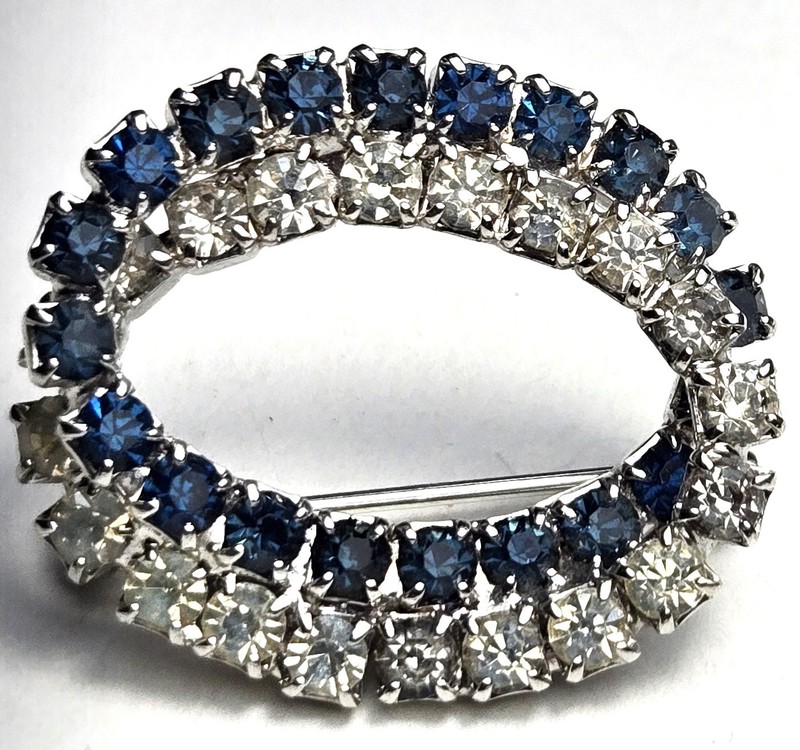 Vintage Art Deco/Nouveau Blue/White Silver Tone Double Twisted Wreath Pin/Brooch