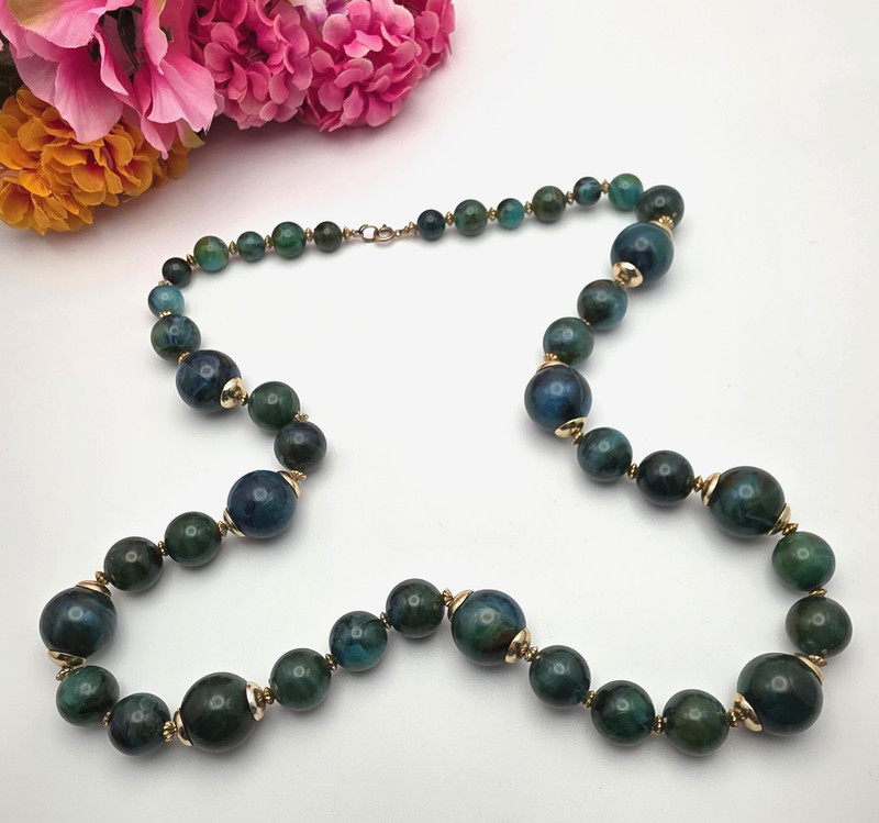 Vintage Teal Green Marbled Lucite Graduated Bead Necklace Gold Tone 31 In