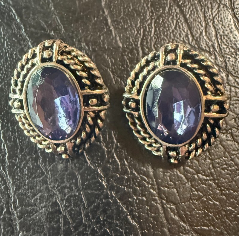 Blue Faceted Stone Vintage Inspired Gold Tone Stud Earrings