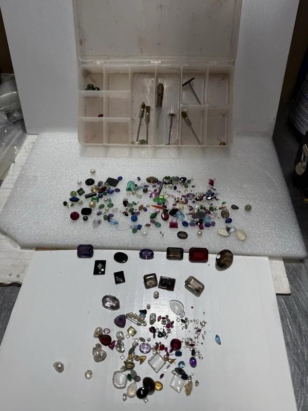 Large Mixed Lot Loose Stones Rhinestones Cubic Zirconia Diamond Pearls Gems More