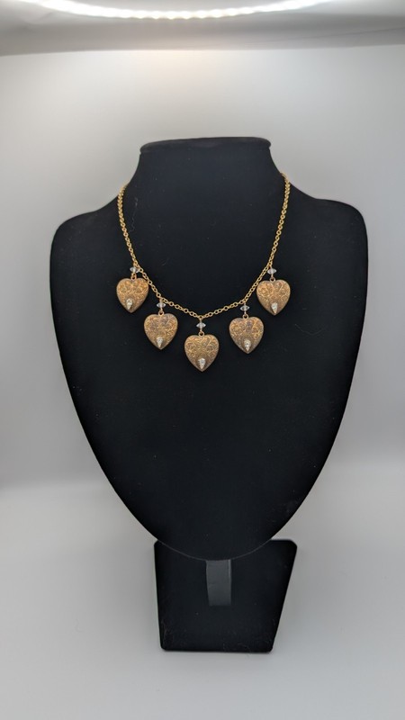 Vintage Pididdly Links Heart Necklace Gold Tone Etched Hearts Rhinestone 15″