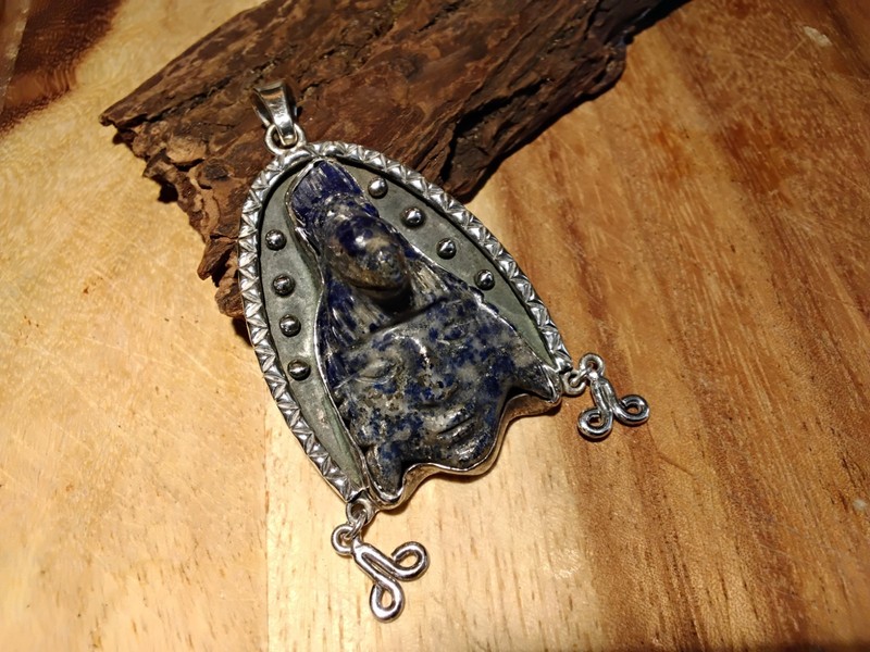 Spectacular Large Heavy Vintage .980 Silver & Handcarved Lapis Mayan Pendant ☆☆☆