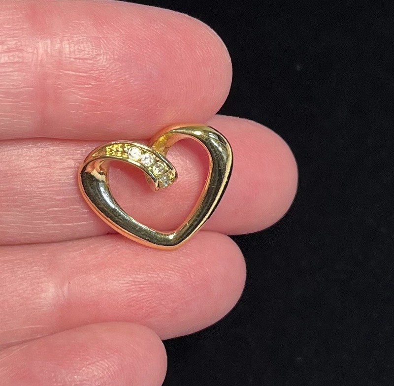 Vintage Gold Tone Open Floating Heart Pendant Rhinestones 3/4" gallery