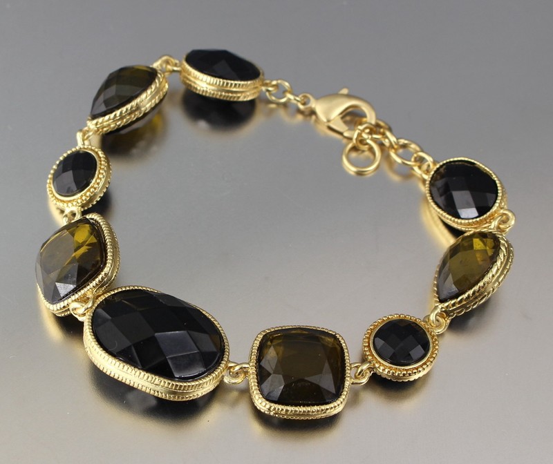 VINTAGE 80’S GOLD TONE & BLACK & GREEN PLASTIC LUCITE BEAD BRACELET