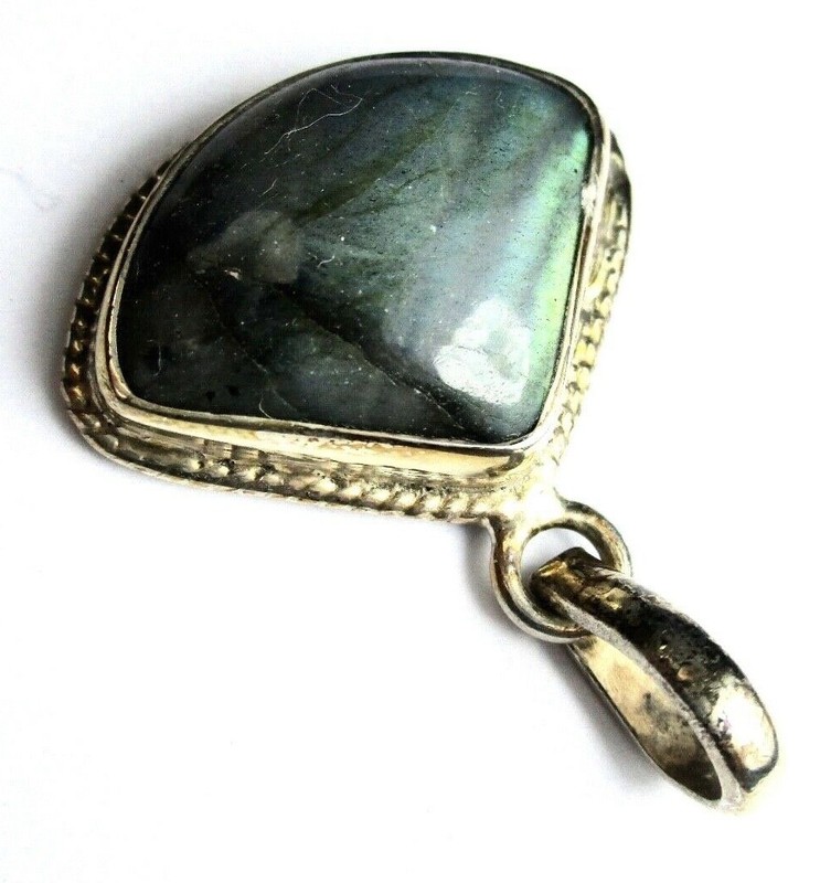 Beautiful 925 St. Silver Pendant, with Triangle Shape Labradorite gallery
