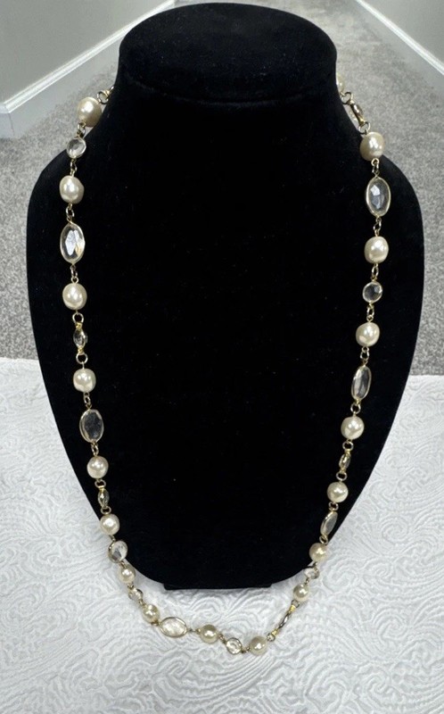 Vintage Bezel-Set Pool-Of-Light Crystal Faux Pearl Long Necklace 35″ Gold Plated