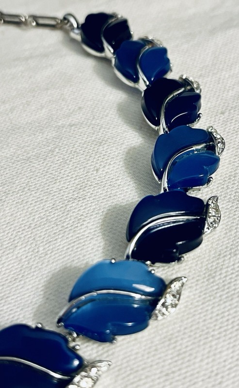 Vintage Estate Deep Blue Thermoset Link Necklace Rhinestones 16” Nape Unique gallery