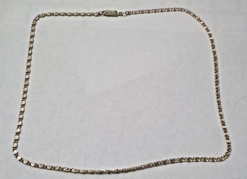 Vintage 18″ Tiny Swirled Links Light Gold Tone Necklace – Germany