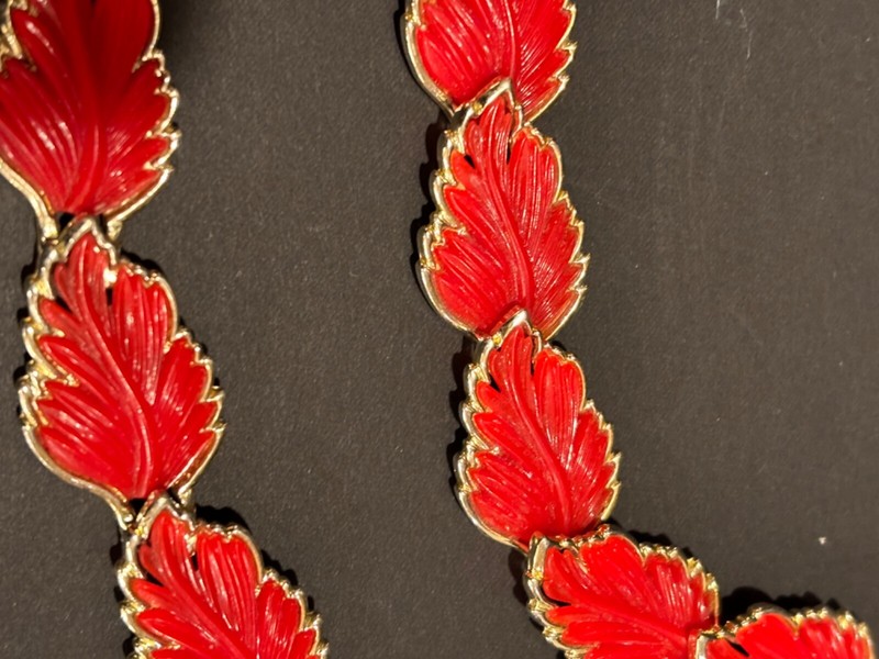 Vintage '50's Thermoset Plastic Red Leaf Necklace and Bracelet Set gallery