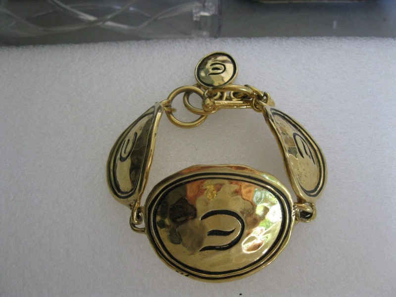 Vintage Elizabeth Taylor Avon Gold Coast E Bracelet hammered goldtone gallery