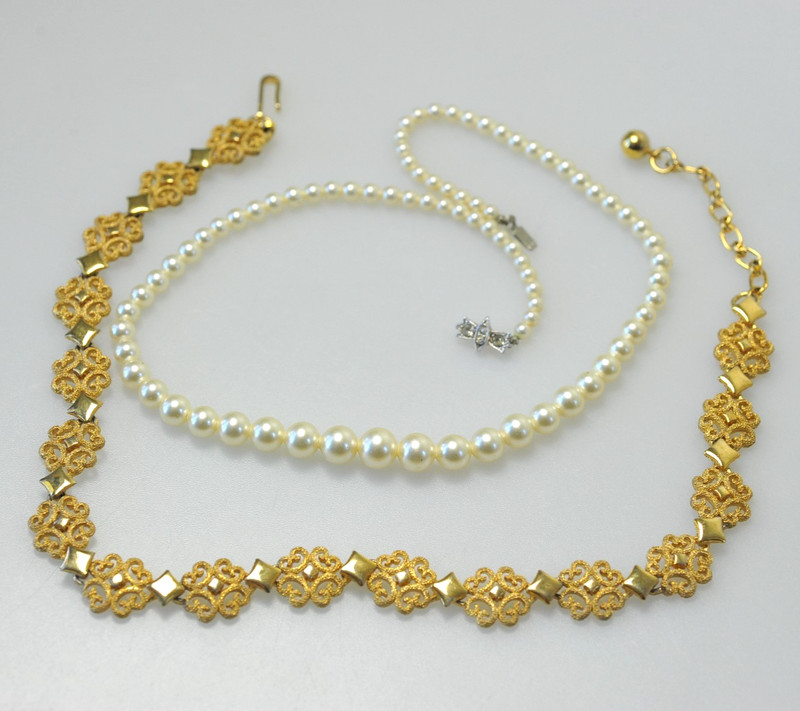 VTG Richelieu Avon Necklace LOT gold tone panel link faux pearl necklace LF19