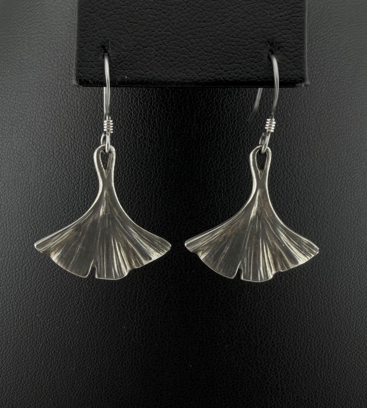 Vintage 1997 Danforth Pewter Ginkgo Leaf Dangle Earrings Botanical Nature Fan