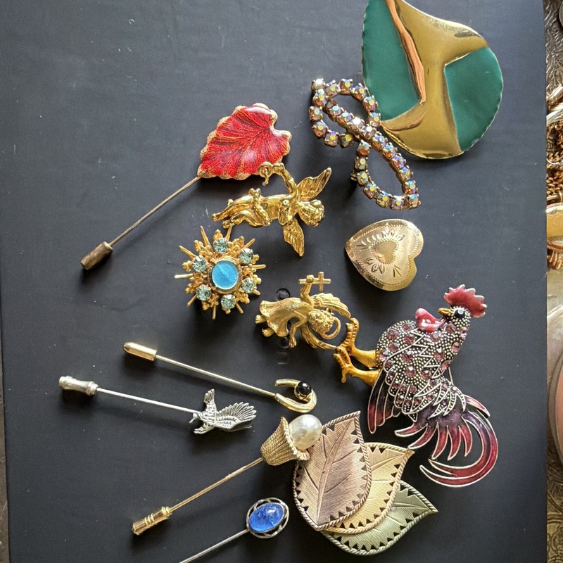 Vintage Costume Jewelry Mixed Lot 8 Brooches 5 Pins Stickpins Rhinestone
