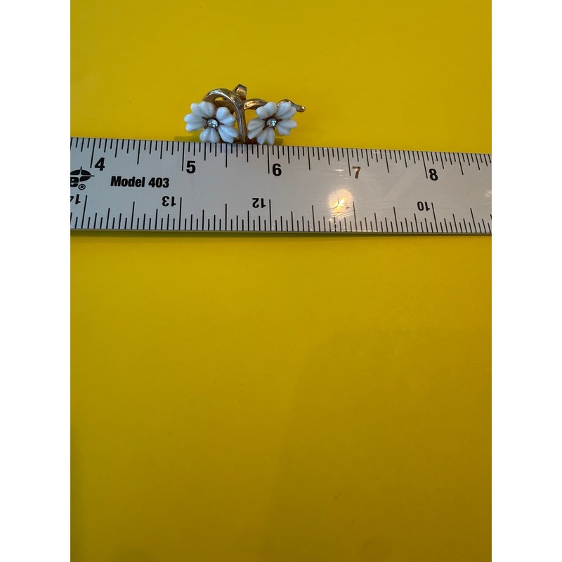 VTG 1950s Crown Trifari Alfred Philippe White Flower Earrings Pristine Cond gallery