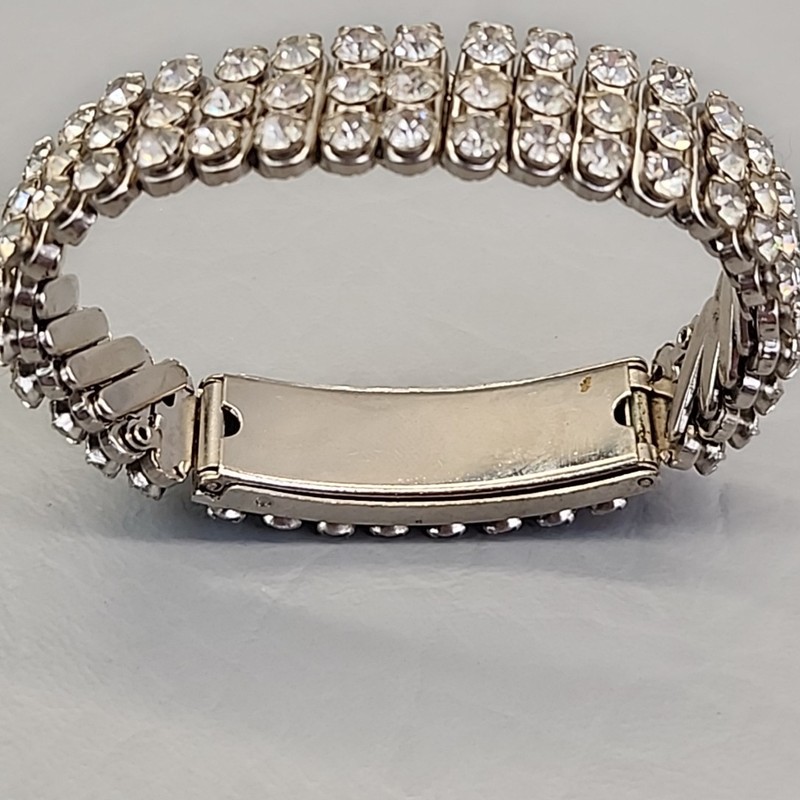 Vintage Expandable Clear Rhinestone Bracelet Hidden Compartment 6 1/8" Stretch gallery