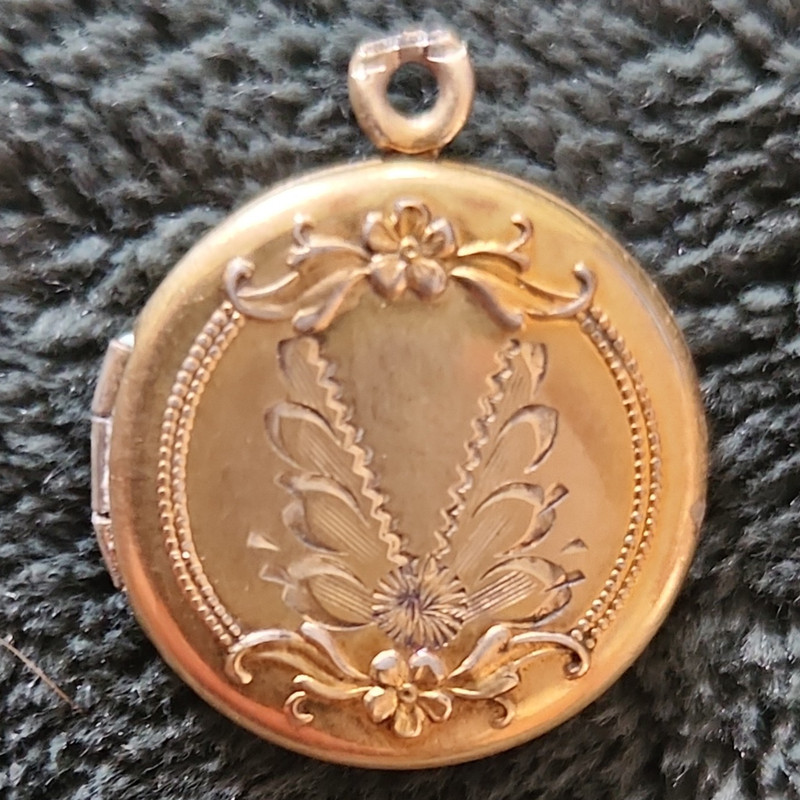 Antique Gold Filled Engraved Floral Locket Pendant 1920s