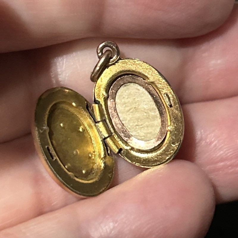 Antique 2g Victorian Rose Gold Filled Oval Locket Fluer de Lis Paste Stones Tiny gallery